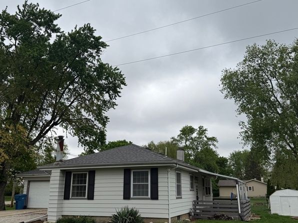 101 White Rd, Stanford, IL 61774