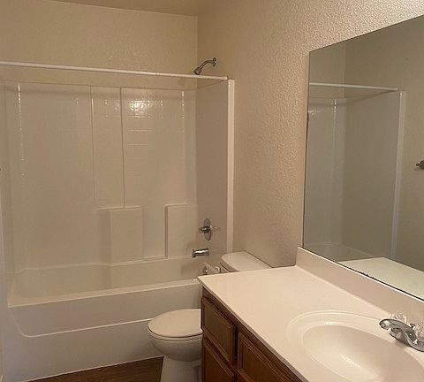 5th image of 4703 Waterproof Dr