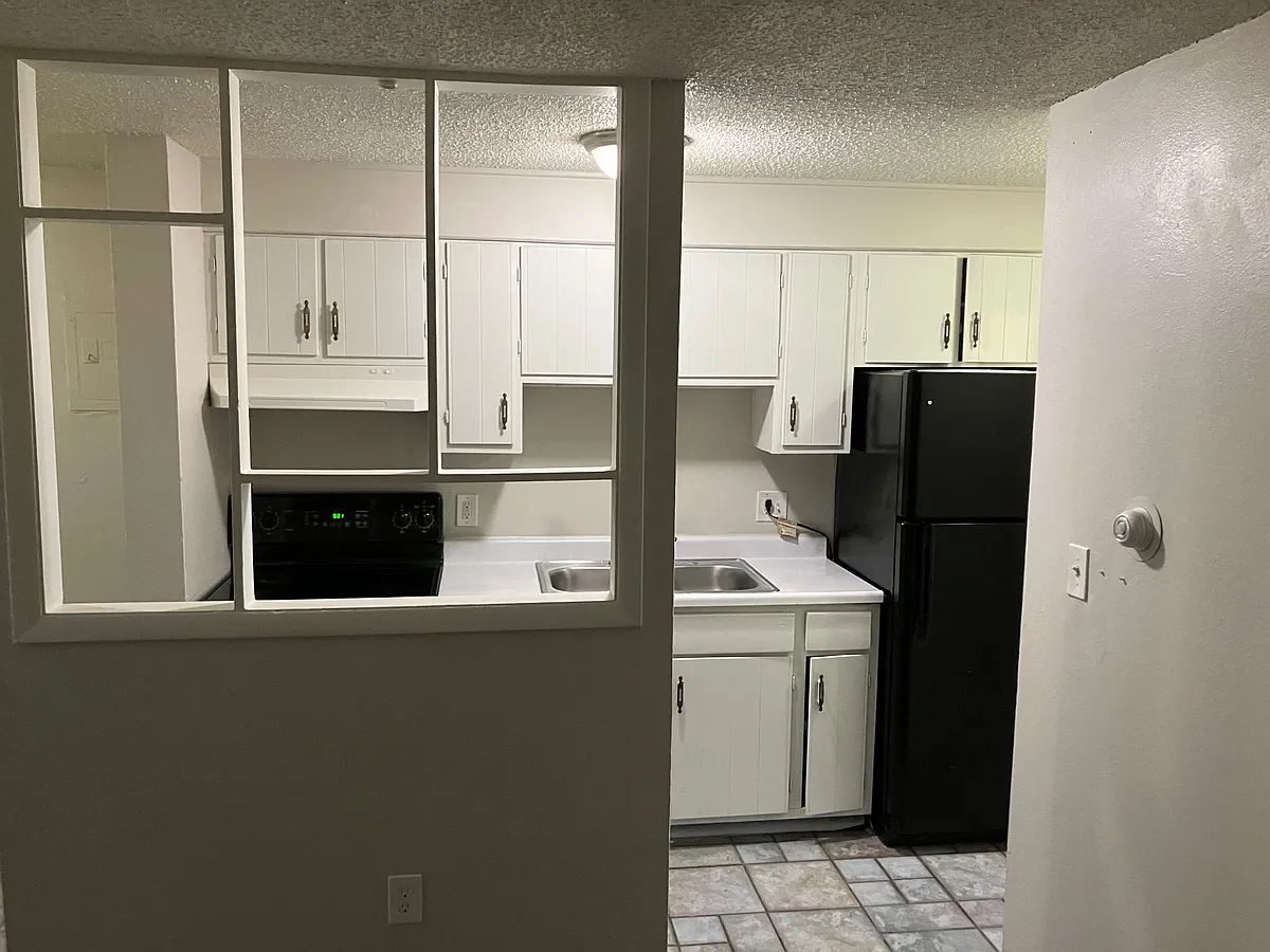 Building Photo - 1100 S Quivas St #304