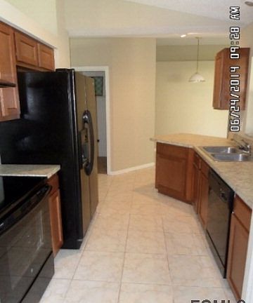 4th image of 30 Whitcock Ln