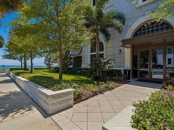 2nd image of 2103 BAYSHORE BOULEVARD #1203