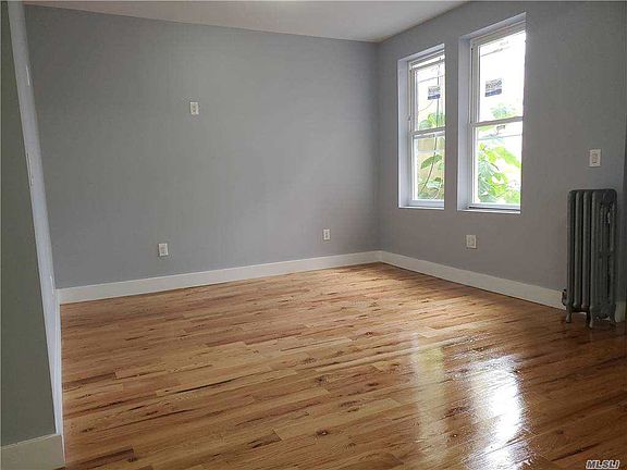 4th image of 3210 Colden Ave