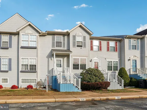 108 McMullen Cir, Bear, DE 19701