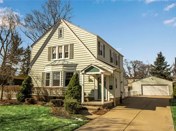 255 Darwin Dr, Amherst, NY 14226
