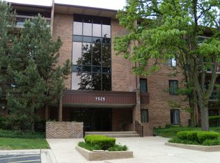 7525 Nantucket Dr APT 109, Darien, IL