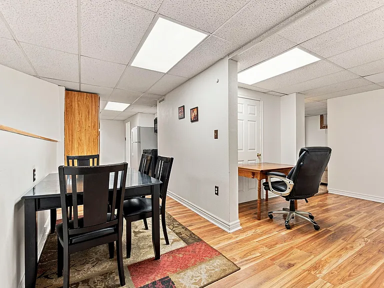 200 E 25th St #2 — Photo 3