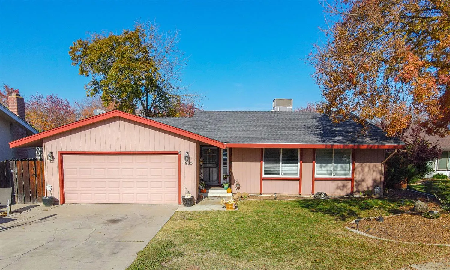 1965 Cedar Crest Dr photo 1
