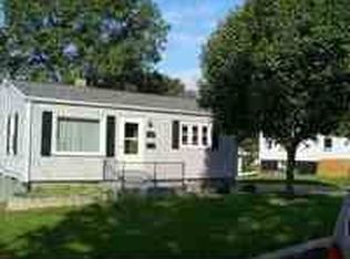 314 S Maple St, Farmington, IL 61531