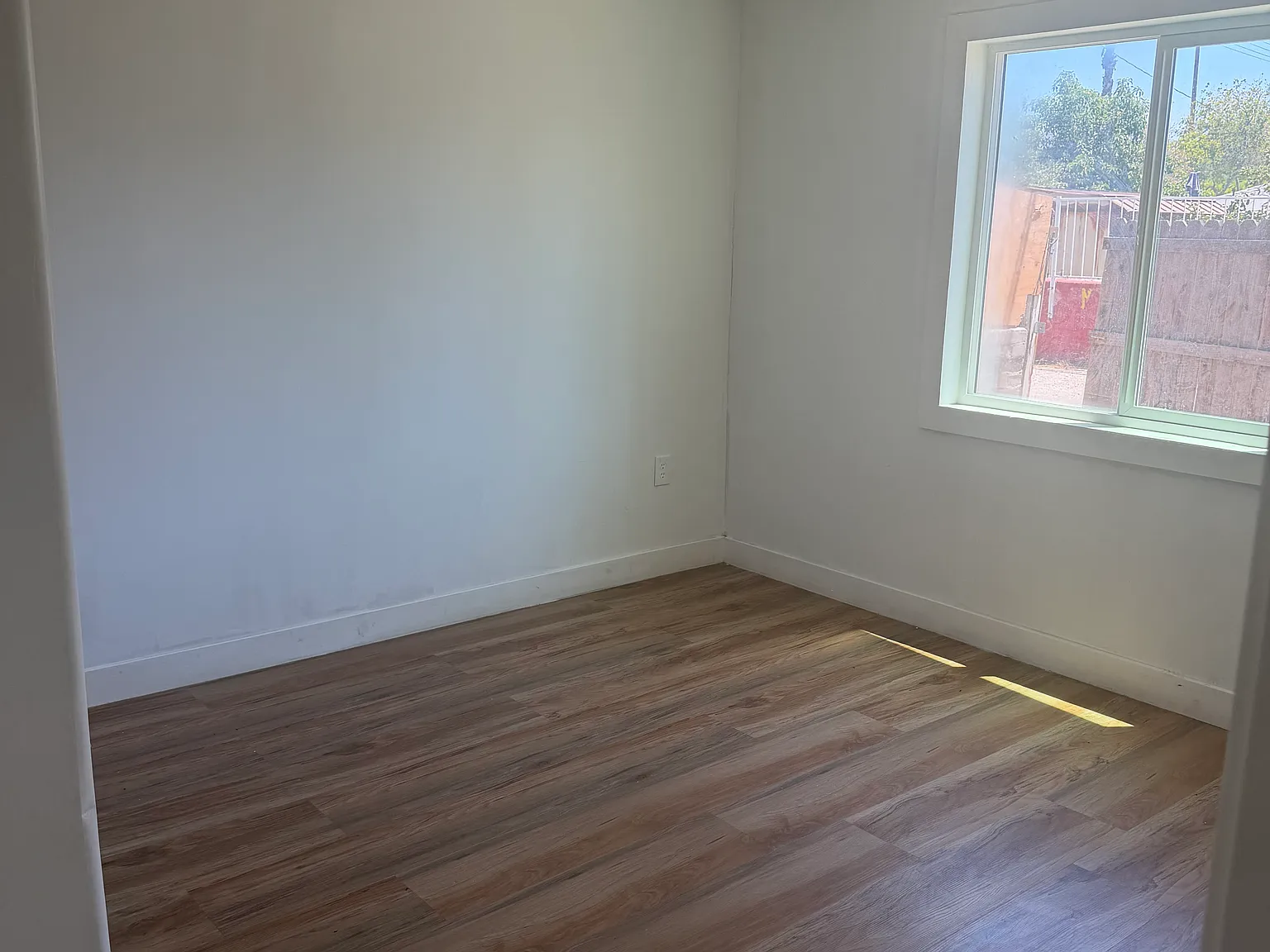 1 bed, 500 sqft, $1,600 — Photo 3