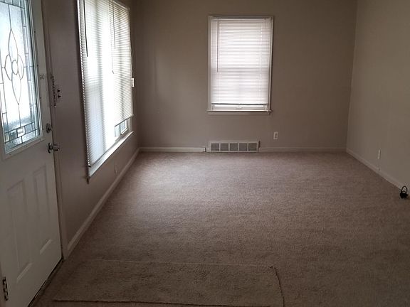 5th image of 19141 Woodland St