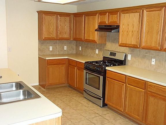 5th image of 1235 Blue Leaf Dr