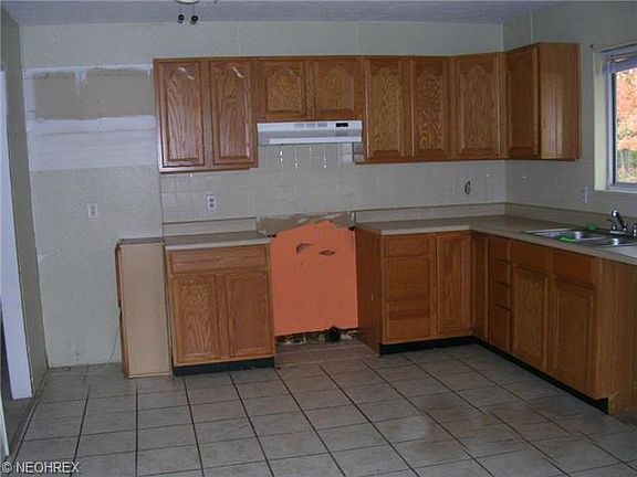 5th image of 9016 White Oak Dr