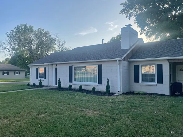 2301 6th St, Clay Center, KS 67432