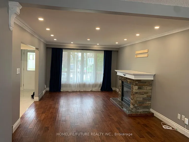 316 Walmer Rd — Photo 10