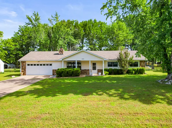 1409 Orchard Ln, Grove, OK 74344