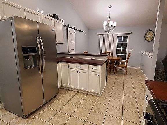 5th image of 4837 Danielle Ct