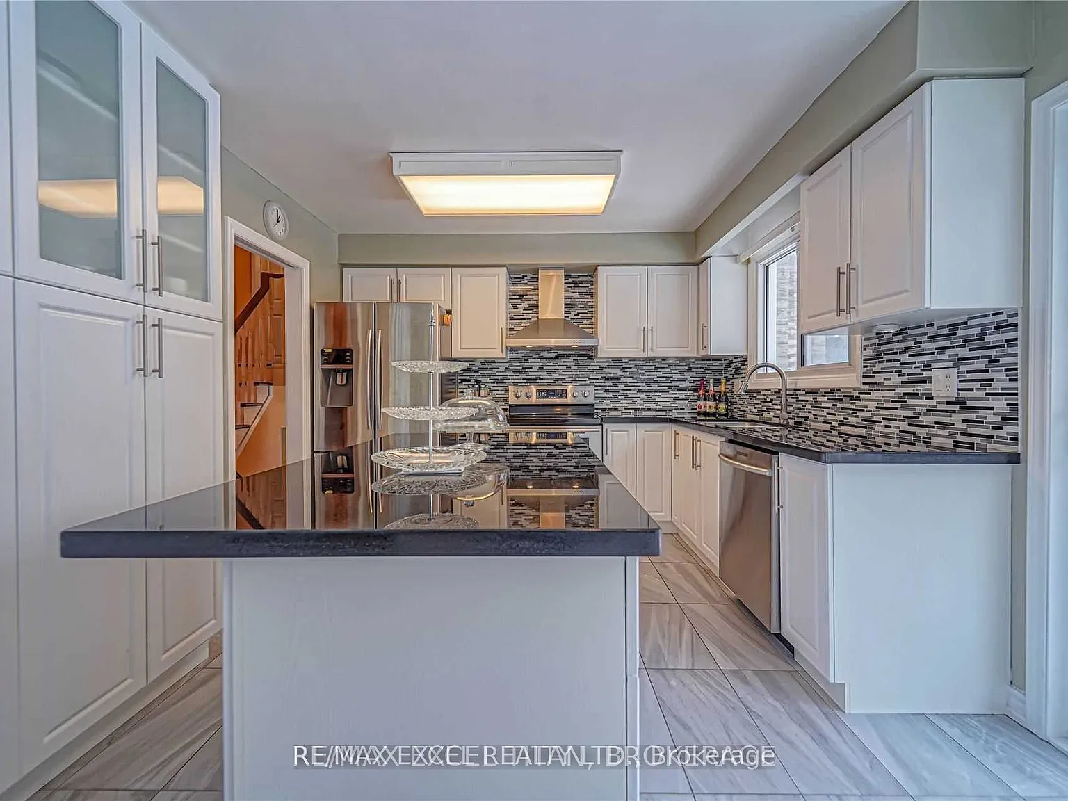 3 bed, $3,000 — Photo 3