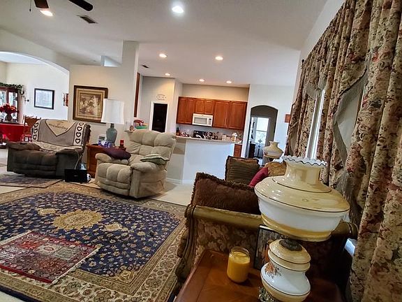 5th image of 12 Bunker Ln