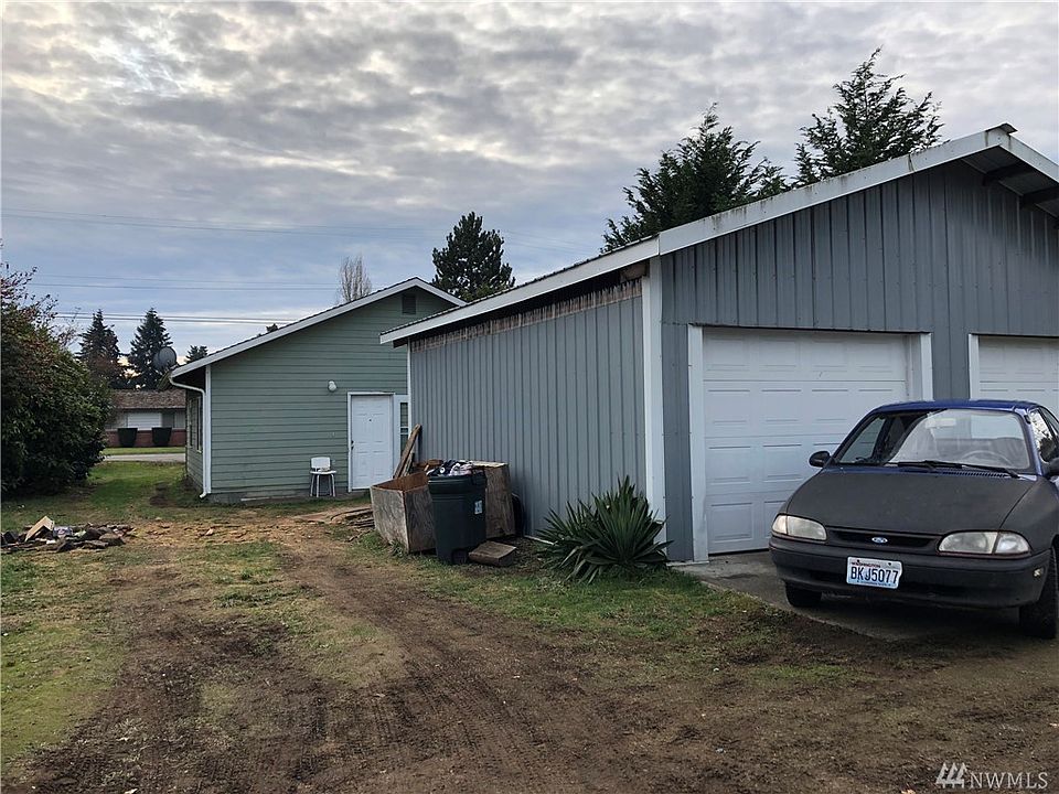 2nd image of 1310 W Young St