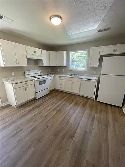 329 North King Avenue - 1 — Photo 2