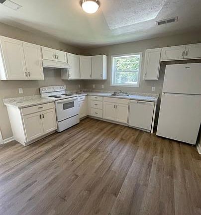 2nd image of 329 N King Ave