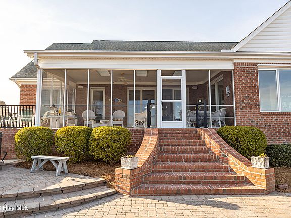 5th image of 135 Waterway Drive