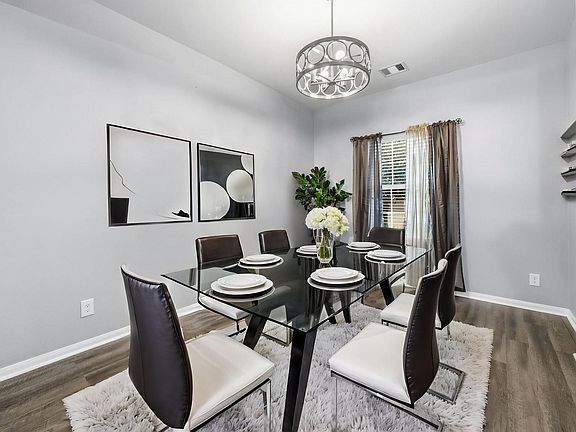 3rd image of 7738 Foxwaithe Ln