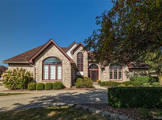 43505 Austin Dr, Sterling Heights, MI 48314