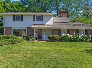 17825 Wessex Dr, Brookfield, WI 53045