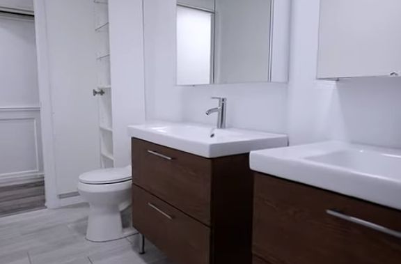 3rd image of 185 35th St #2
