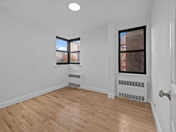 3260 Netherland Avenue image 6 of 13