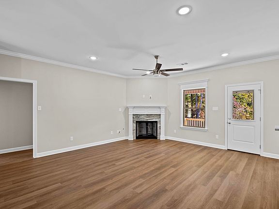 5th image of 212 Marble Dr
