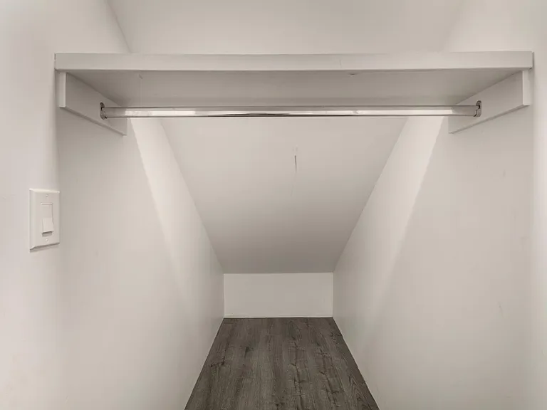 1933 E Monroe St #1 — Photo 13