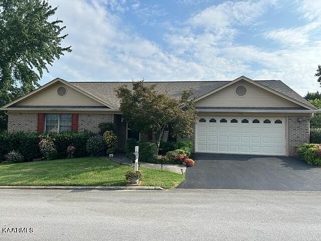 1st image of 920 Portsmouth Cir