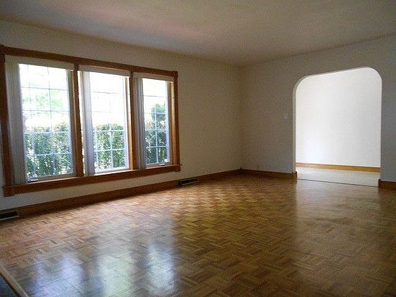 5th image of 9141 S 83rd Ave