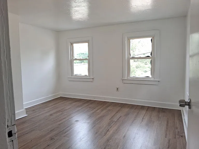 213 Cohansey St — Photo 14