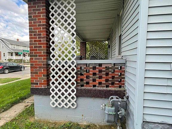 2nd image of 285 E Markison Ave