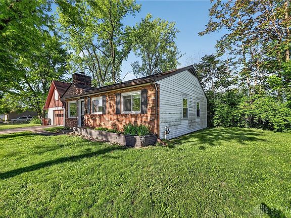 2nd image of 3887 Myron Ave