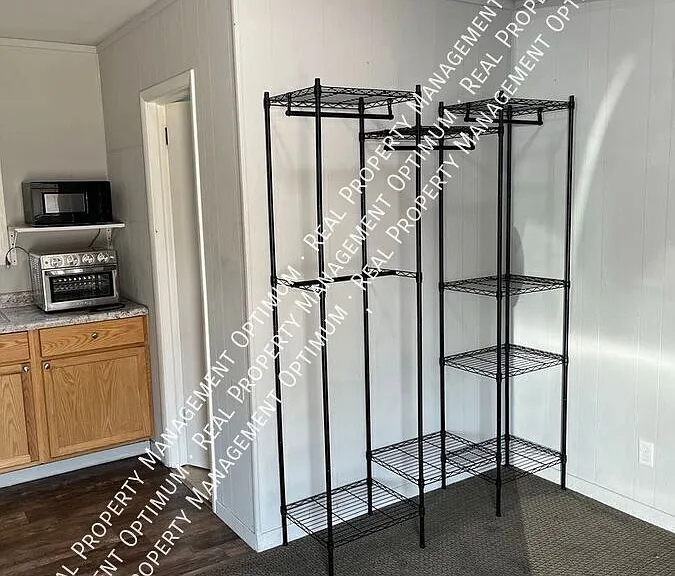 806 W 5th St #22 — Photo 3