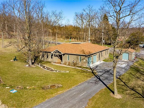 3rd image of 14 Douglas Dr