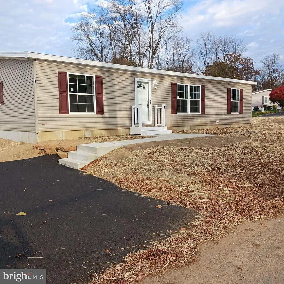 1 Hillside Dr photo 1