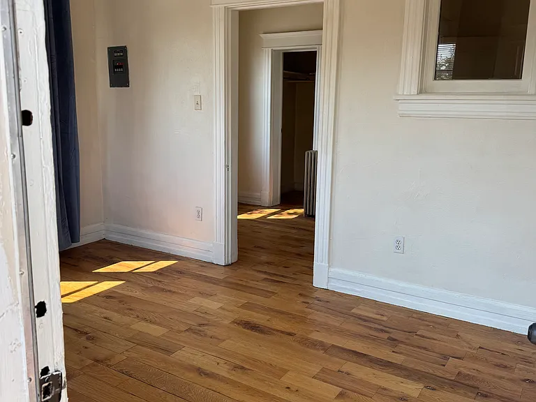 708 Central Ave SE #5 — Photo 7