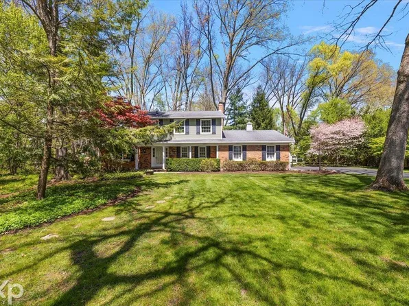 28040 Forestbrook Dr, Farmington Hills, MI 48334