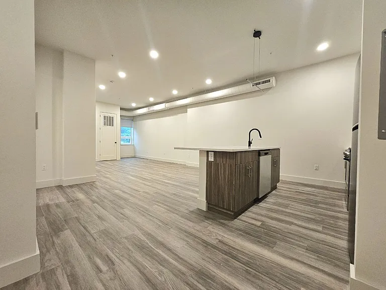 50 Washington St #63 — Photo 2