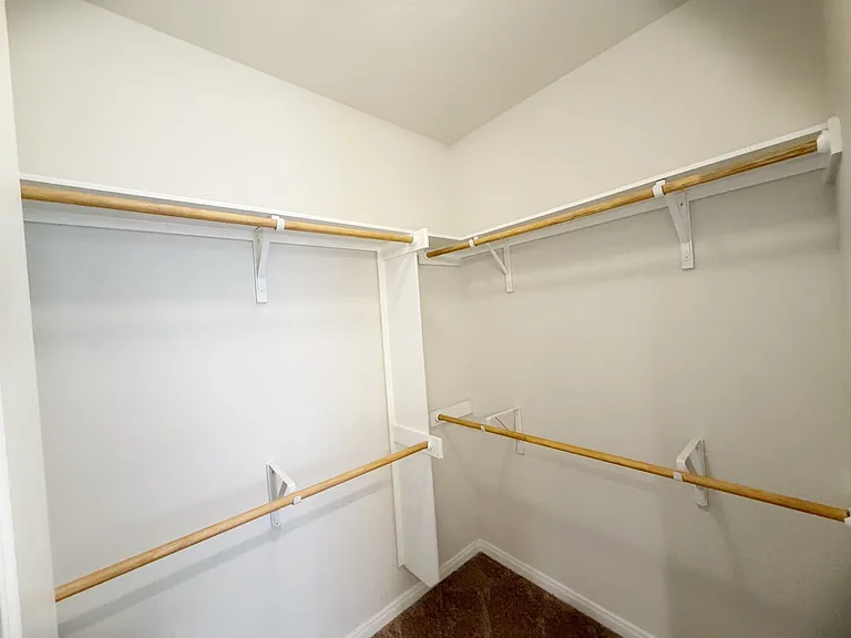 2161 Hofstaat Dr — Photo 10