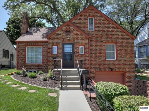 2024 N 48th St, Omaha, NE 68104