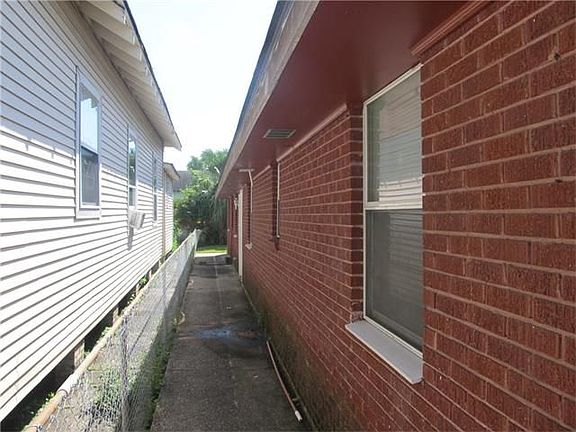 3rd image of 1805 Mandeville St