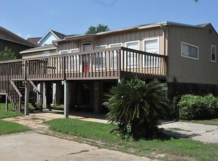 702 Narcissus Rd, Clear Lake Shores, TX 77565