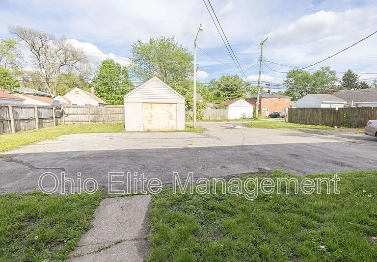 3090 Grasmere Ave — Photo 16