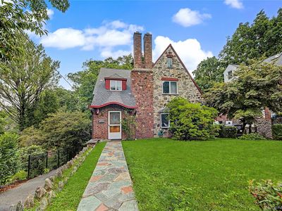 37 Lansdowne Drive, Larchmont, NY, 10538